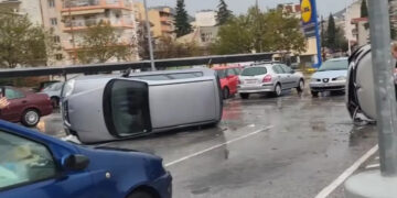 Κακοκαιρία: Απίστευτες εικόνες στην Ξάνθη – Αναποδογύρισαν αυτοκίνητα από τους θυελλώδεις ανέμους