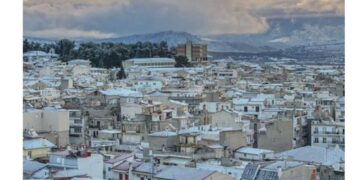 Η όμορφη φωτογραφία του Αργύρη Καραμούζα από την χιονισμένη Κοζάνη