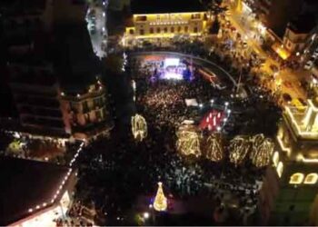 «Λευκή Νύχτα» μαζί με άναμμα δέντρου στην Κοζάνη- Η οικονομική ενίσχυση της Περιφέρειας σε Εμπορικό Σύλλογο και ΟΑΠΝ