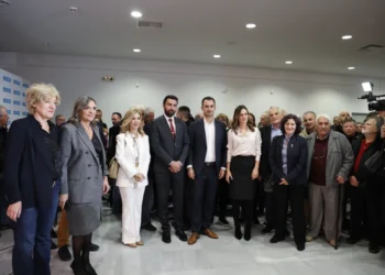 «Νέα Αριστερά» το όνομα του νέου κόμματος που συγκροτούν οι «11» – Συμμετέχει και η Πέτη Πέρκα, βουλευτής Φλώρινας