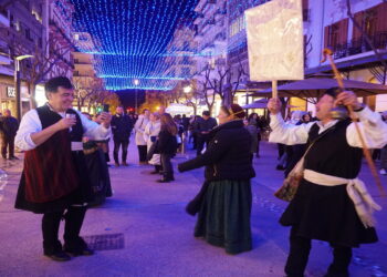 Έναρξη της γιορταστικής περιόδου στην Θεσσαλονίκη με πατινάδα χάλκινων, Κωδονοφόρων και Μπουμπουσιαριών από την Εράτυρα Κοζάνης