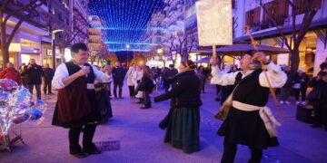 Έναρξη της γιορταστικής περιόδου στην Θεσσαλονίκη με πατινάδα χάλκινων, Κωδονοφόρων και Μπουμπουσιαριών από την Εράτυρα Κοζάνης