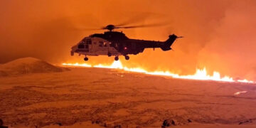 Ισλανδία: Εντυπωσιακό βίντεο από ελικόπτερο στην καρδιά του ηφαιστείου