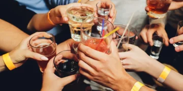 Στο νοσοκομείο πέντε μαθητές από ποτά «μπόμπες»