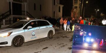 Αναπάντεχη τροπή στα Πετρανά: Ο Άγιος Βασίλης και οι τάρανδοι παγιδεύτηκαν σε μία χιονοθύελλα - Δείτε τι ακριβώς έγινε