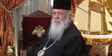 Αρχιεπίσκοπος Ιερώνυμος για ομόφυλα ζευγάρια: Με ενοχλεί η τεκνοθεσία, όχι η συμβίωση – Είμαι υπέρ των νέων ταυτοτήτων – Βίντεο