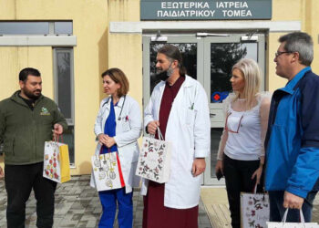 Πτολεμαΐδα: Κίνηση αγάπης από τους Αρτοποιούς – Προσέφεραν δώρα στους ασθενείς της Παιδιατρικής του Μποδοσάκειου