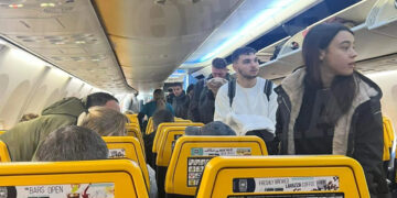 Ουγγαρία: Τέλος στην περιπέτεια των 100 Ελλήνων στη Βουδαπέστη – Πέταξαν για Αθήνα μετά από 21 ώρες