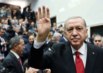 «Φίλε Κυριάκο, δεν σας απειλούμε, αν δεν μας απειλήσετε» – Όχι μόνο υφαλοκρηπίδα και ΑΟΖ στη Χάγη λέει ο Ερντογάν