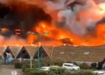 Καταστροφή στη Γαλλία: Τυλίχθηκε στις φλόγες το γήπεδο της Γκραβελίν