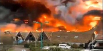 Καταστροφή στη Γαλλία: Τυλίχθηκε στις φλόγες το γήπεδο της Γκραβελίν