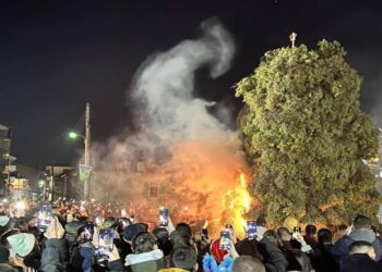 Αναβίωσε χθες το βράδυ το έθιμο των φωτιών στην Φλώρινα (φώτο-βίντεο)