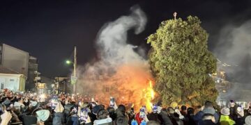 Αναβίωσε χθες το βράδυ το έθιμο των φωτιών στην Φλώρινα (φώτο-βίντεο)