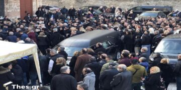Βίντεο και φωτογραφίες από την άφιξη της σορού του Βασίλη Καρρά στην Αγία Σοφία για το λαϊκό προσκύνημα