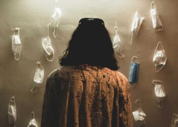 «Κοκτέιλ» κορονοϊού και ιώσεων πιέζει το σύστημα υγείας - «Μην εξαντλούμε τα μικρά παιδιά»