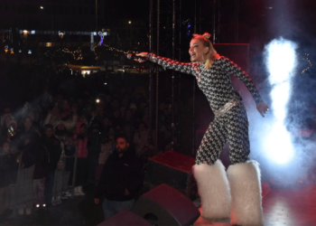 Μάγεψε το κοινό η Josephine στην Χριστουγεννιάτικη Συναυλία του Δήμου Καστοριάς