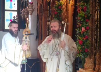 Ιερουργούντος του Σεβασμιωτάτου Μητροπολίτου Φλωρίνης Πρεσπών και Εορδαίας κ.κ Ειρηναίου, η Αρχιερατική Θεία Λειτουργία στον Ιερό Ναό Αγίας Τριάδος Πτολεμαΐδας