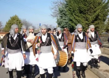 Πρωτοχώρι: Ακυρώνονται τα Μωμοέρια, λόγω της απρόσμενης απώλειας του επί σειρά ετών προέδρου