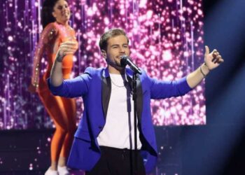 Ο Σωτήρης Γιαζιτζιόγλου στο Φετινό Fame Story: "Ένα γέννημα θρέμμα των Σερβίων, έχει απογειωθεί και πραγματοποιεί το όνειρό του"