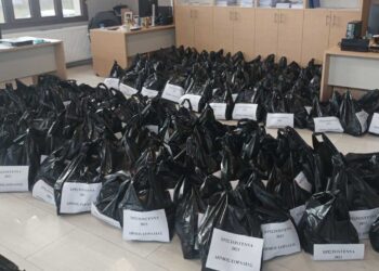 “Πακέτα αγάπης” σε ευάλωτους πολίτες διένειμε ο Δήμος Εορδαίας