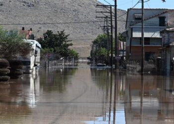 Κάθε μέρα και πιο δύσκολη η ζωή των πλημμυροπαθών της Θεσσαλίας – «Τα χειρότερα Χριστούγεννα της ζωής μας»