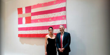 Πόλεμος για τη ροζ σημαία στο Προξενείο της Ν. Υόρκης: Αποσύρεται με παρέμβαση Γεραπετρίτη – Αντιδρούν ΣΥΡΙΖΑ, Νέα Αριστερά