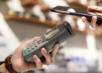 POS σε ταξί, λαϊκές αγορές, τσαγκάρηδες, ασφάλειες ζωής, τριτοβάθμια εκπαίδευση