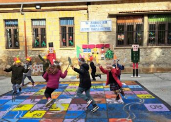 Πρόγραμμα ΝΙΦΑΔΑ: «Κάλαντα με τον Καρυοθραύστη» στο 1ο Δημοτικό Σχολείο Αγίας Παρασκευής – Της Μάγκου Νατάσας