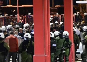 Ραγδαίες εξελίξεις μετά τον τραυματισμό του αστυνομικού: Κλείστε όλα τα πρωταθλήματα, λένε οι ένστολοι