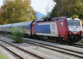 Επανέναρξη από σήμερα των δρομολογίων στον άξονα Αθήνα – Θεσσαλονίκη. Με επιβάτη τον Χρήστο Σταϊκούρα το πρώτο τραίνο