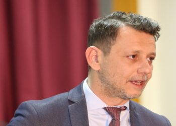 Φώτης Ζυγούρης: «Η κυβέρνηση οδηγεί στο καλάθι των αχρήστων χιλιάδες αιτήσεις μικρών  φωτοβολταϊκών ενώ την ίδια ώρα αδειοδοτεί μεγάλους φωτοβολταϊκούς σταθμούς»