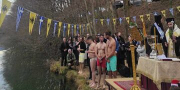 Τα Άγια Θεοφάνεια στο Σισάνι (φώτο-βίντεο)