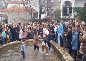 Καθαγιασμός των υδάτων στη Λευκοπηγή Κοζάνης (φώτο)