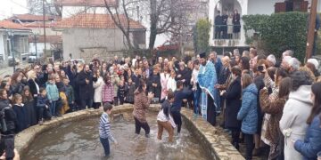 Καθαγιασμός των υδάτων στη Λευκοπηγή Κοζάνης (φώτο)