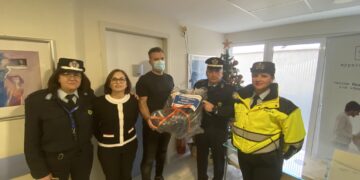 Ειδικό καθισματάκι για τη μεταφορά στο αυτοκίνητο στους γονείς του πρώτου παιδιού για το 2024- Καραδίσογλου(Διοικητής Τροχαίας): «Είμαστε αμείλικτοι σε θέματα ασφάλειας παιδιών»(VIDEO)