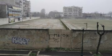 Χωρίς ιδιαίτερα χαμηλές θερμοκρασίες, ξεκίνησε η ασθενής χιονόπτωση στη Πτολεμαΐδα (της Κούλας Πουλασιχίδου)