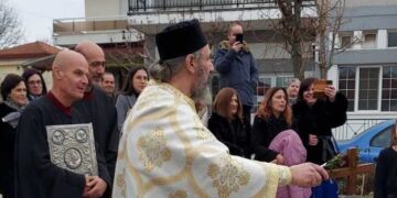 Ο αγιασμός των υδάτων στο Δροσερό (φώτο)