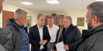 Επίδοση ψηφίσματος Αγροτοκτηνοτρόφων στον Περιφερειάρχη