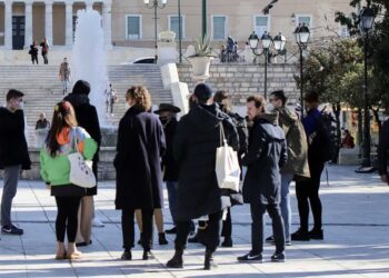 Χρονιά μισθολογικών αυξήσεων το 2024: Εργατολόγος εξηγεί τι ισχύει για κατώτατο μισθό και τριετίες -Παραδείγματα