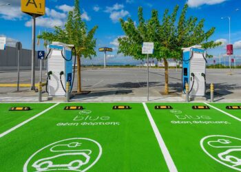 ΔΕΗ blue: Ευρωπαϊκή χρηματοδότηση για εγκατάσταση σημείων ταχυφόρτισης