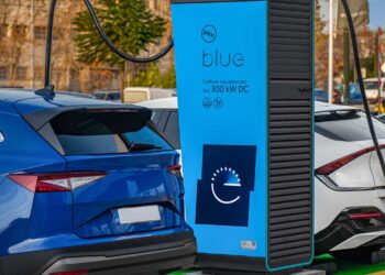 ΔΕΗ blue: Ξεπέρασε τα 2.000 σημεία φόρτισης πανελλαδικά