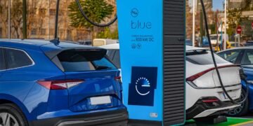 ΔΕΗ blue: Ξεπέρασε τα 2.000 σημεία φόρτισης πανελλαδικά