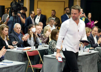 «Έμειναν άφωνοι οι βουλευτές» - Βαρύ κλίμα στον ΣΥΡΙΖΑ για την τριήμερη ΚΟ στις Σπέτσες