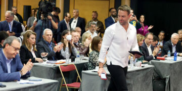 «Έμειναν άφωνοι οι βουλευτές» - Βαρύ κλίμα στον ΣΥΡΙΖΑ για την τριήμερη ΚΟ στις Σπέτσες