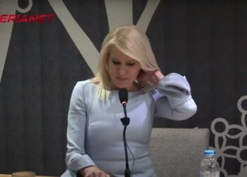 Έμειναν... κάγκελό οι ακροατές με αυτό που είπε η Τζάκρη: "Η αλήθεια είναι ότι με τους αγρότες... τον ήπιαμε"