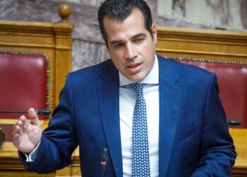 Επιμένει ο Πλεύρης για τα ομόφυλα ζευγάρια: Οι βουλευτές έχουν ελευθερία συνείδησης