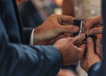 "Γάμος ομόφυλων" και τεκνοθεσία - Άρθρο του Ευσταθίου Λαμπριανίδη