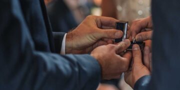 "Γάμος ομόφυλων" και τεκνοθεσία - Άρθρο του Ευσταθίου Λαμπριανίδη