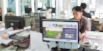 Πως διαμορφώνεται ο κατώτατος μισθός με τριετίες και επίδομα γάμου (πίνακες)