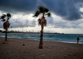 Καιρός: Η εβδομάδα ξεκινά με θερμή εισβολή από Αλγερία και κλείνει με σκανδιναβικό ψύχος και χιόνια